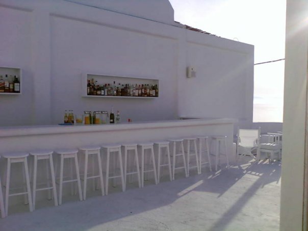 Naxos Voulez Vous Bar